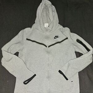 Youth Nike Tech Hoodie Size Large